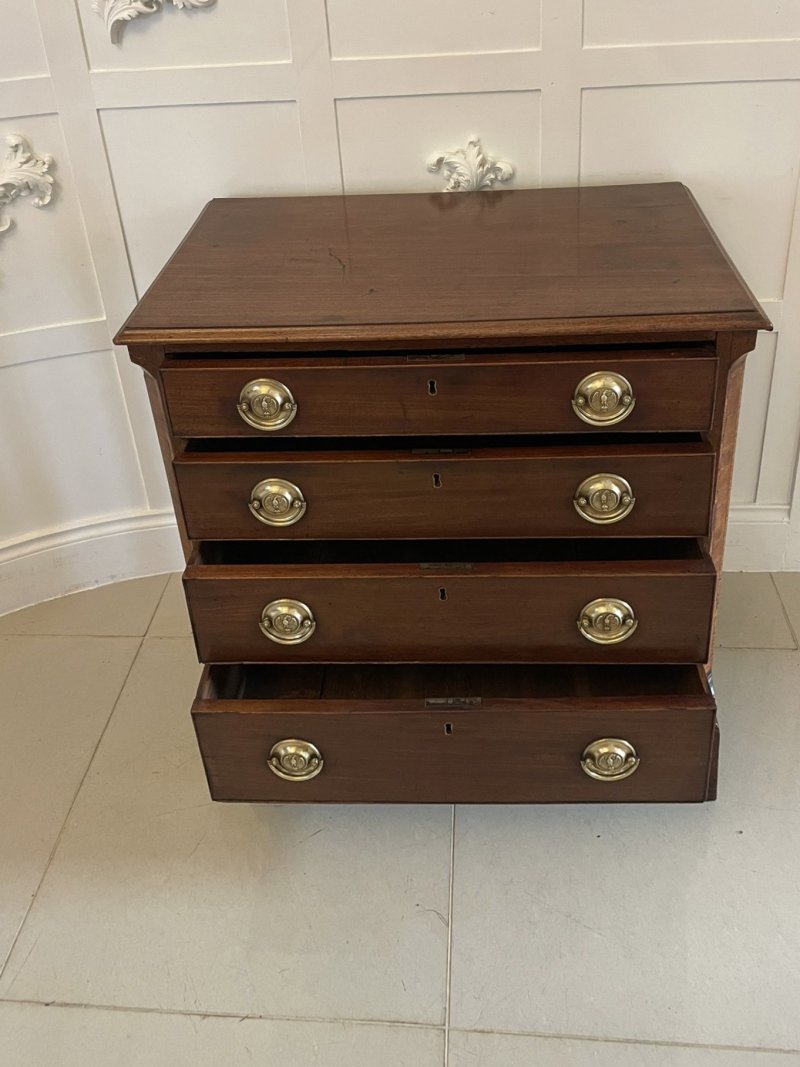 Small Antique George III Quality Mahogany Chest of Four Drawers - Image 2